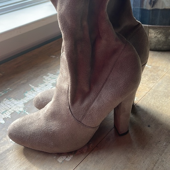 STEVE MADDEN NORRI SUEDE VELVET OVER THE KNEE HIGH BOOTS WOMENS 6 TAUPE - Picture 11 of 12